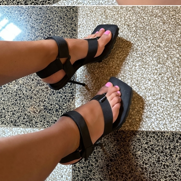 Alexander wang sandal heels.. worn only twice.. - Picture 8 of 9